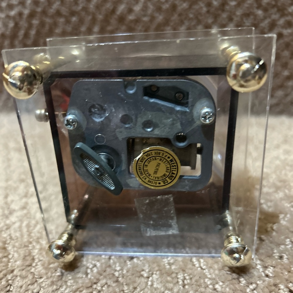 Working Vintage Japanese Doll Music Box with Gold Pagoda Vintage Geisha - Picture 5 of 8